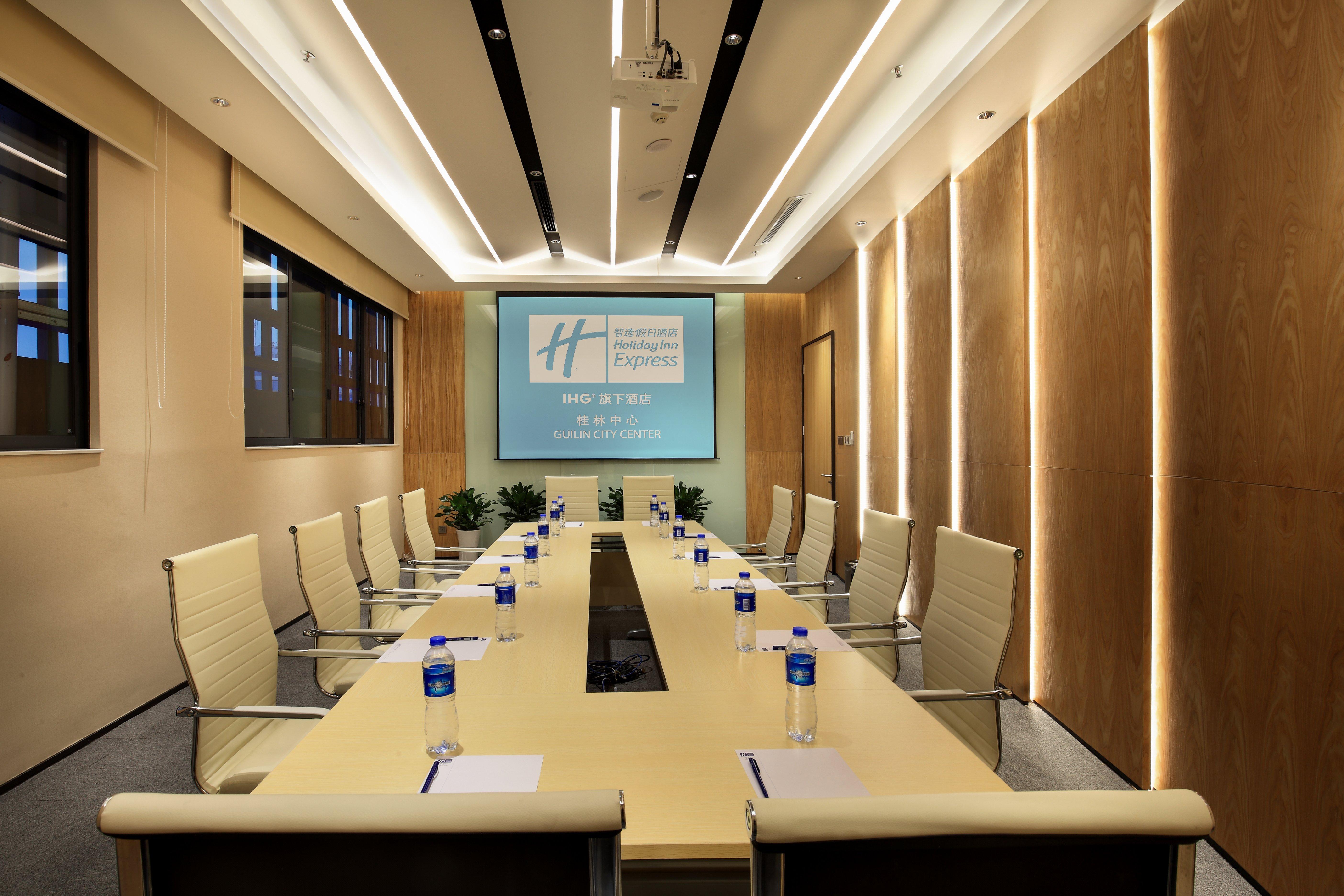Holiday Inn Express Guilin City Center By Ihg Exterior foto